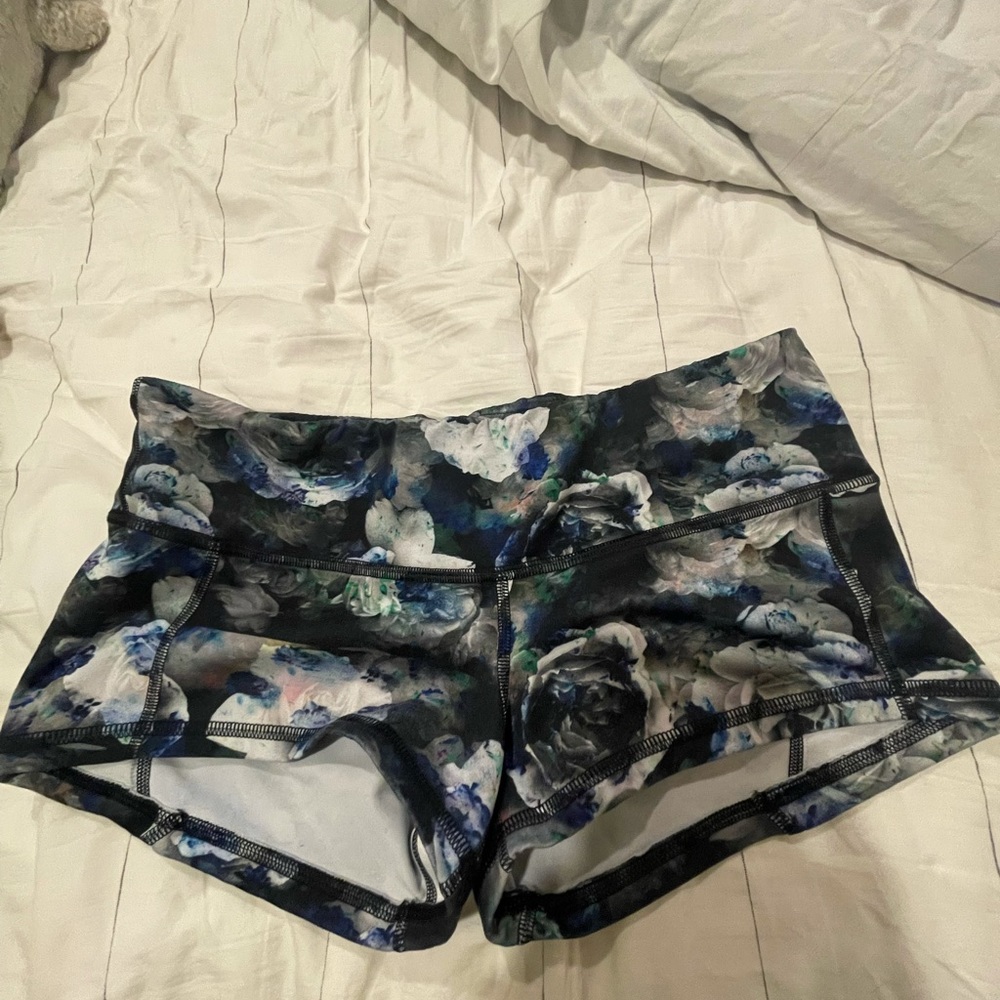 Fleos dark floral shorts